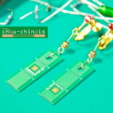 3ブロック基板のイヤリング