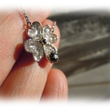 「Quattro foglie」（NO.NHA14） 四つ葉デザインのシルバーネックレス（AG）