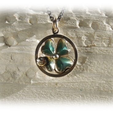 「Quattro foglie」（NO.NHA24） 四つ葉デザインのシルバーペンダントトップ（AG）