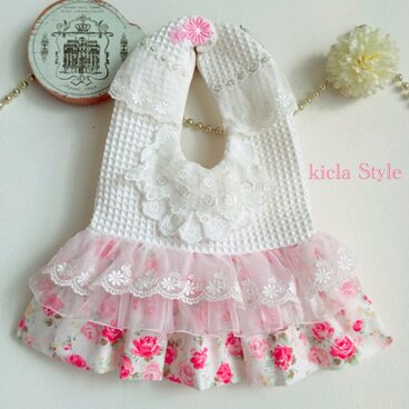 ☆M様オーダー☆たっぷりレースとオーガンジーのお花柄スタイ＊