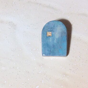 小窓ブローチ　みずいろ