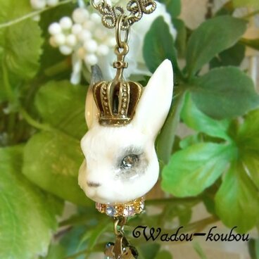 うさぎの戴冠式～ブチ～