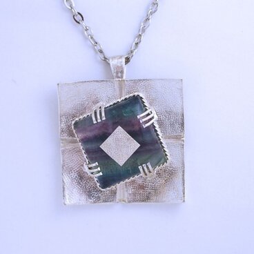 フローライトの和風ペンダント