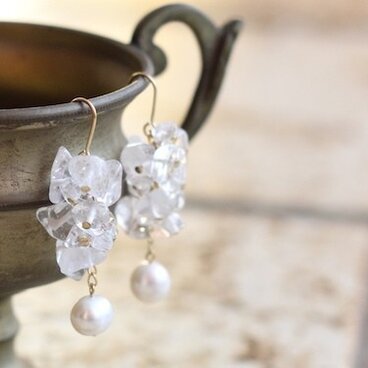 クリスタル（水晶）と淡水パールのピアス