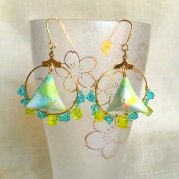 えっ？これ折り紙...⁈ チェコビーズ×折り紙ピアス♡