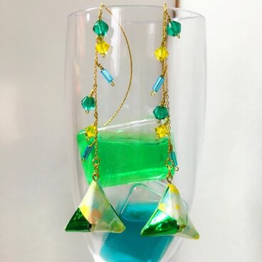 キラキラ揺れる♡チェコビーズ×折り紙ピアス♡