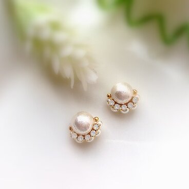 [10ミリ]コットンパールと二連イヤリング（ホワイトオパール）