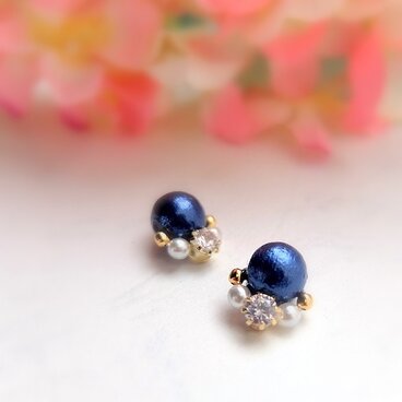 [8ミリ]ダークブルー/きらめきフェミニンパールイヤリング