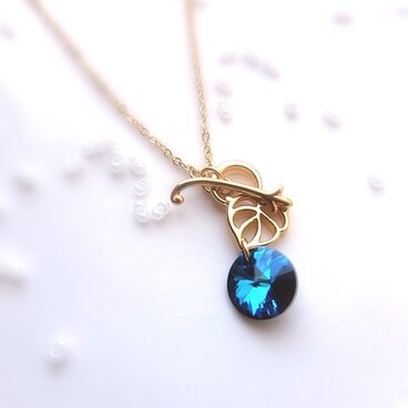 バミューダブルーのマンテルネックレス