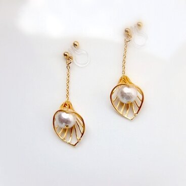 コットンパールの花の実イヤリング
