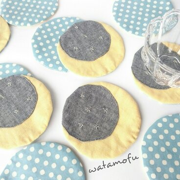 三日月のコースター