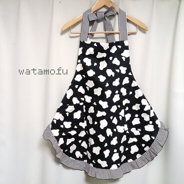 フリルのエプロン＊牛