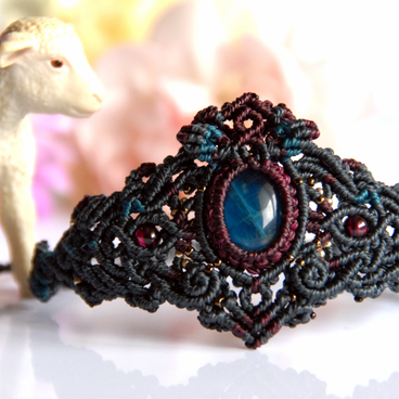 apatite × garnet / flora