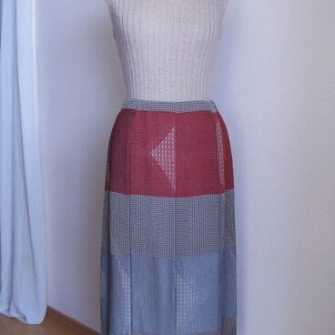 シルクのプリーツスカート