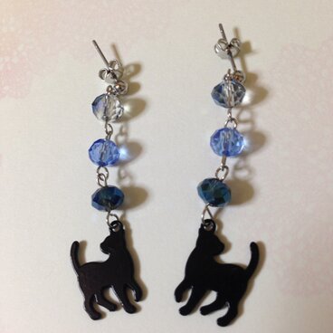 黒猫ピアス