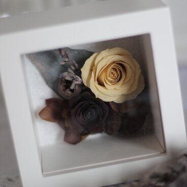 プリザーブドフラワー　母の日のプレゼント　BOXアレンジ