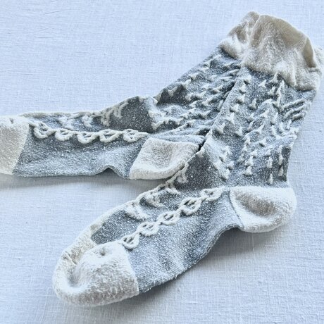 雪の朝『Forest』シルクソックス 贈り物に人気です