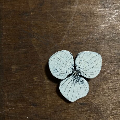 焦がし絵ブローチ　紫陽花の画像