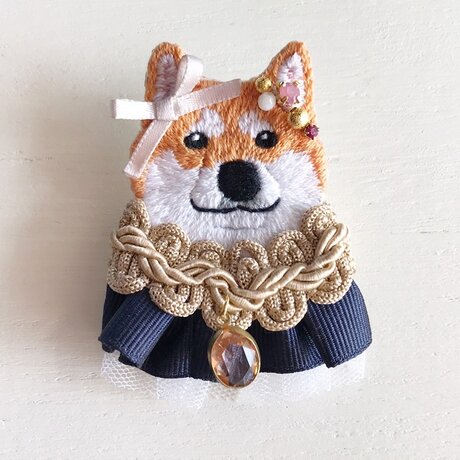 高貴なお犬様刺繍ブローチ3の画像