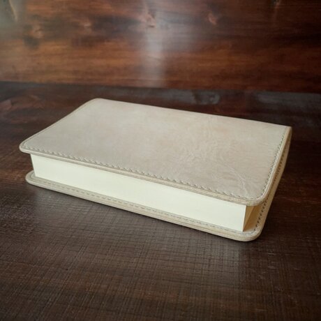 《文庫本サイズ》レザーブックカバー（アイボリー）