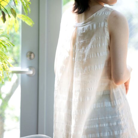 OrganicCotton &Linenボーダー　後ろタックのノースリーブブラウスの画像