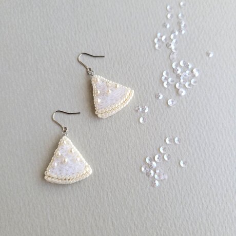 白くときめく すいかのピアス/イヤリングの画像