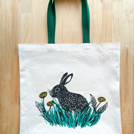 rabbit and dandelion tote w/long green handleの画像