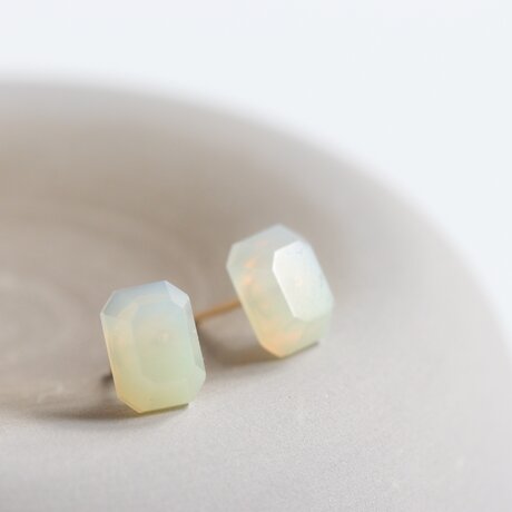 K14｜ふんわりyellow green・アゲートのスタッドピアス｜Kado