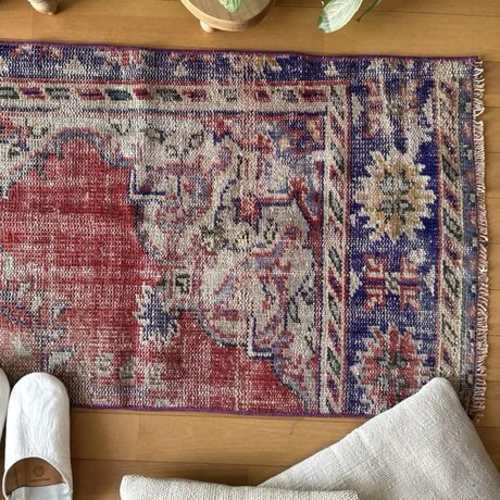 59×112 アンティークレッド×ブルー　擦れシャビー　トルコヴィンテージラグ