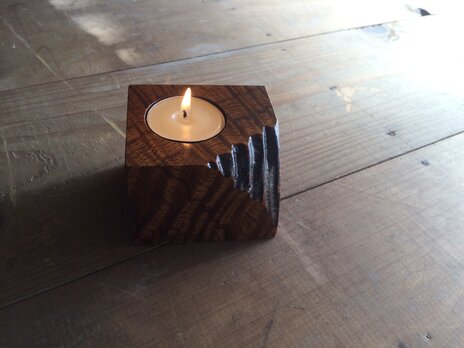 木と漆の燭台 栴檀の画像