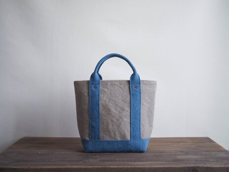 ＊受注制作＊【MILITARY TWILL】蓋付きしかくトート たてなが（タンベージュ×ブルー）の画像