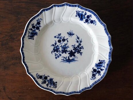 18世紀後期-19世紀初期 トゥルネー（トルネイ）軟質磁器 花リム レリーフ 皿 アンティーク 050689