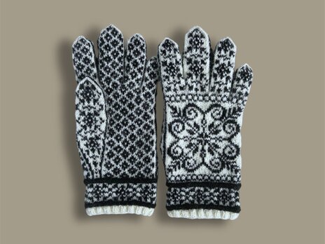 北欧から発送 / 5本指手袋 / Selburosa(白×黒)