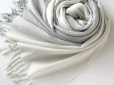 贅沢なウール＊銀鼠色×白鼠色＊ストール