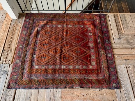 vintage rug F　オールドキリム　ミシュワニ族　スクエアの画像