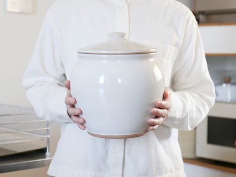 軽くて仕込みやすい甕　ぬか漬け容器に、お味噌（3.3キロ）【三重県四日市産】 えんける道具店の甕（かめ）3.6リットルの画像