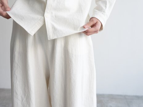 cotton linen canvas /tailored wide pants/off whiteの画像