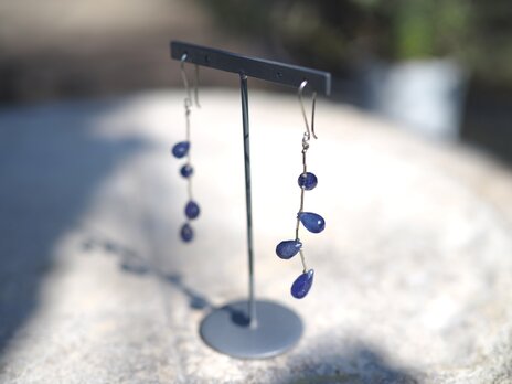 - Tanzanite - 4 drop pierce