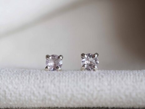 4月誕生石ピアス morganite