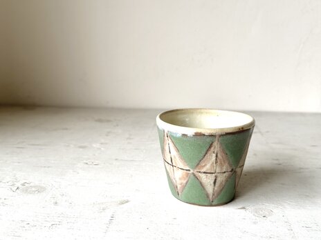 若草色釉　ロンバス柄フリーカップ