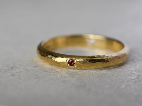 古色と光たち～ガーネット・ブルームーンストーン～