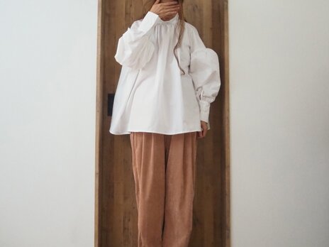 【Pre-order】Gathered Sleeve Cotton Blouse / White