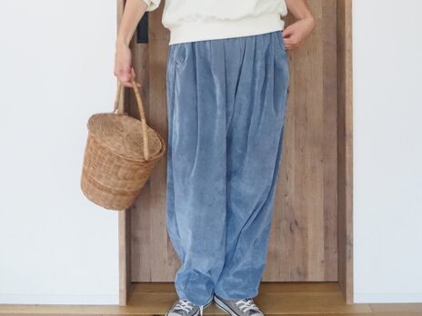 【Pre-order】Corduroy tuck pants / Blue Gray
