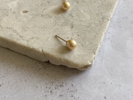 14kgf　ゴールデンパールピアス　イエロー・ゴールドパールスタッドピアス・一粒・シンプル・ワンパール・デイリー希少5ｍｍ