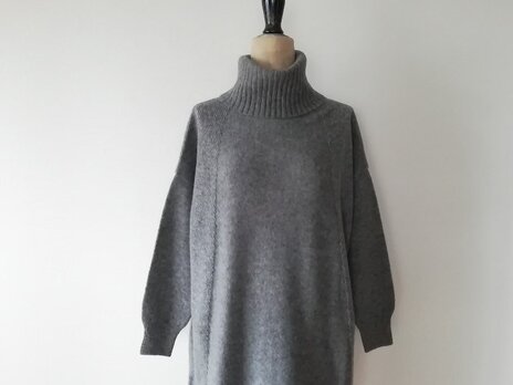 【再再再…販】軽くてふんわり暖かウール混オフタートルネックチュニックワンピース　ミディアムグレー