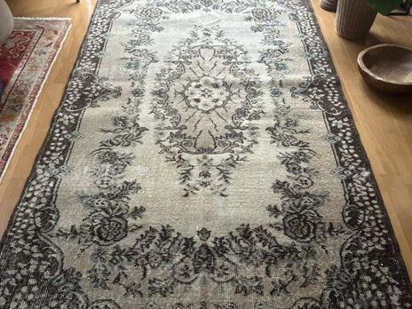 127×220花や実　王道メダリオン　控えめカラー　トルコヴィンテージラグ