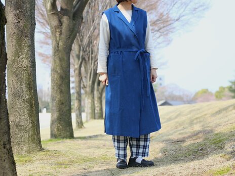 藍染（備後節織・中紺）の襟付きジレワンピース | カシュクール2way（エプロン・羽織り）