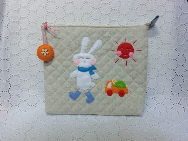 サークル刺繍が可愛いパッチワークマット | iichi 日々の暮らし