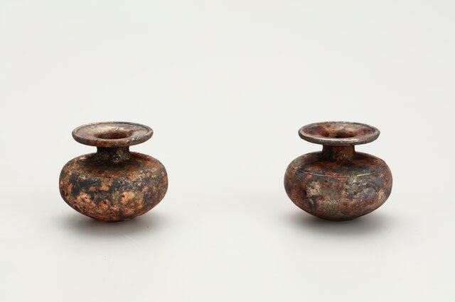ほころぶ 銅合金花器 緑青色 | iichi 日々の暮らしを心地よくする
