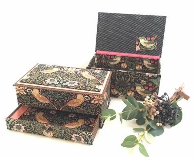 お値下げ　レア　アンティーク　カルトナージュ　花柄　オクタゴン カルトナージュの箱 ジャングルの花柄 2段XLｻｲｽﾞ | iichi 日々の